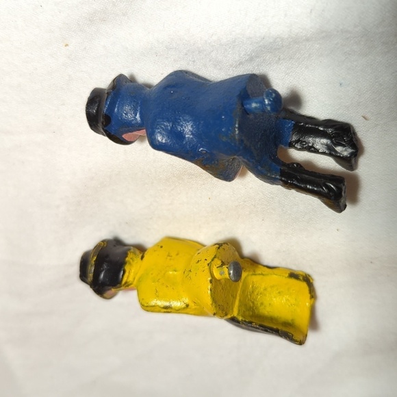 Vintage Cast Iron Horse Drawn Carriage with Driver and Rider - Picture 7 of 12